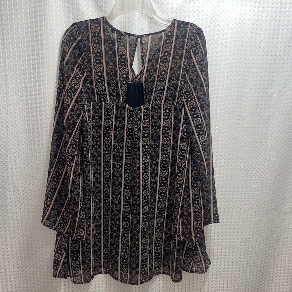Wyld Hart Shift Dress Women’s M Black Beige Floral Boho Bell Sleeve Lined - Picture 3 of 4